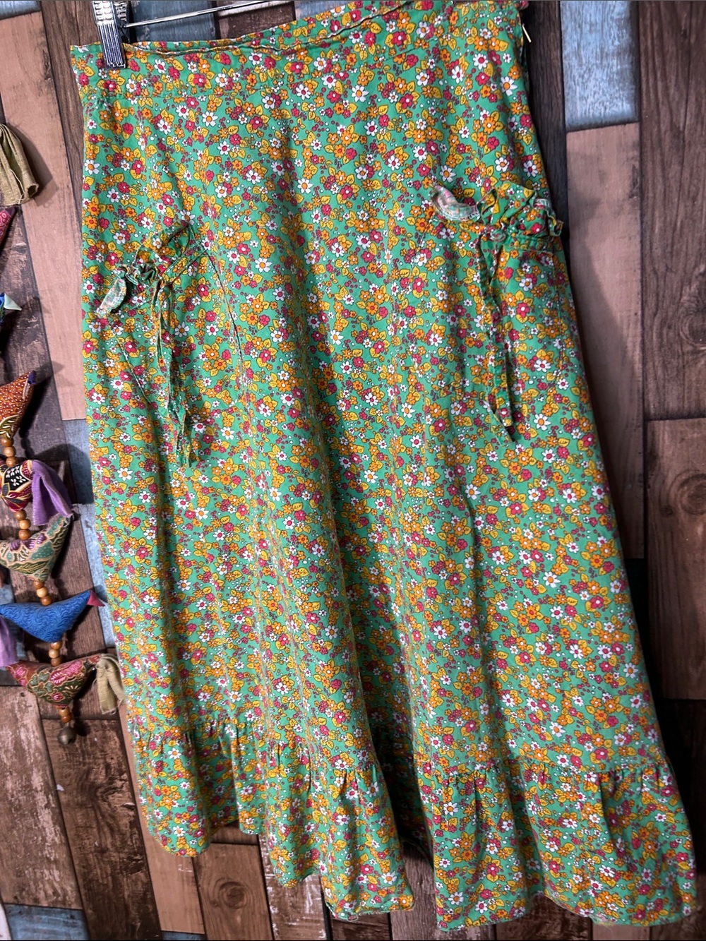 Vintage floral cotton  Skirt with Ruffle Hem - Picture 6 of 15